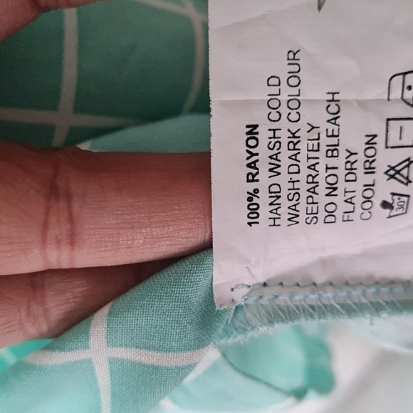 Floral cape kurti set. - Picture 10 of 16